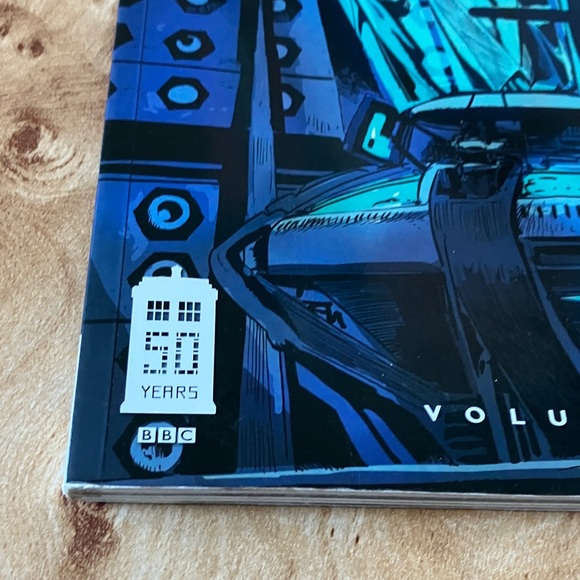 Doctor Who: Prisoners of Time Volume 1 Comic - Picture 2 of 9